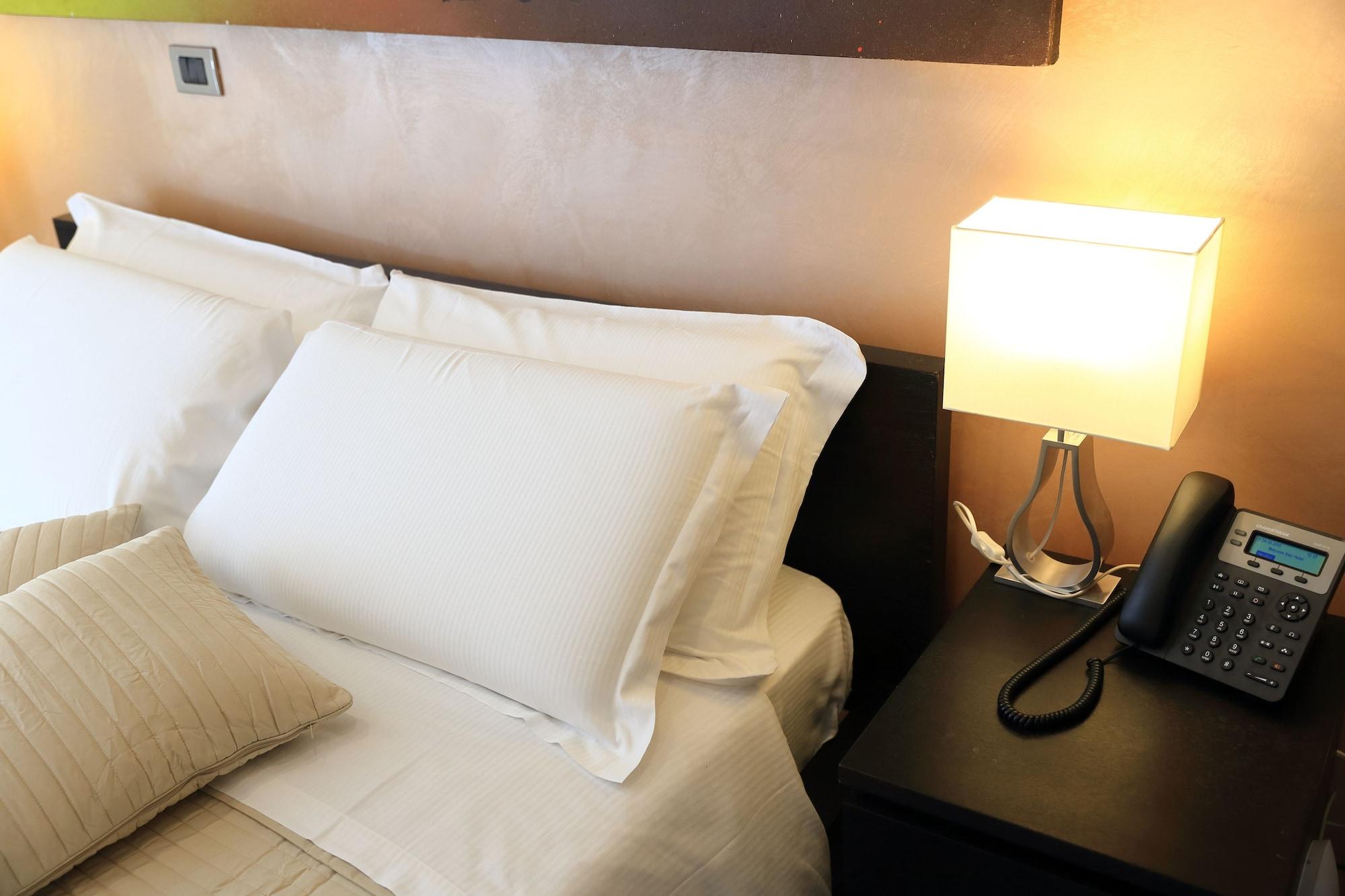 Mirko Luxury Inn โรม ภายนอก รูปภาพ