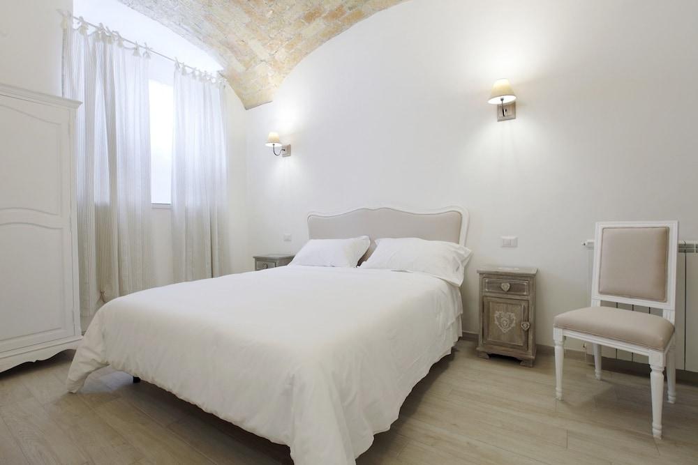 Mirko Luxury Inn โรม ภายนอก รูปภาพ
