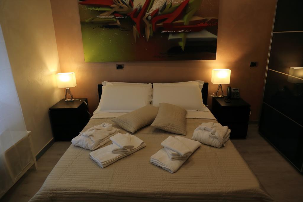 Mirko Luxury Inn โรม ภายนอก รูปภาพ