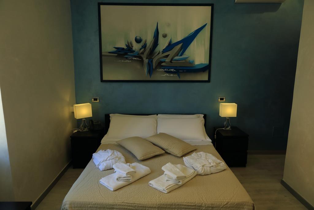 Mirko Luxury Inn โรม ภายนอก รูปภาพ