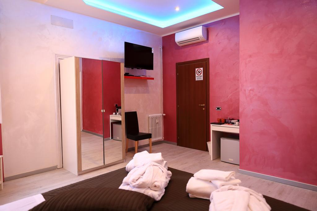 Mirko Luxury Inn โรม ภายนอก รูปภาพ