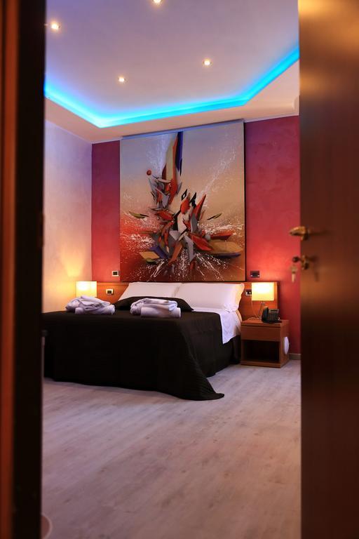 Mirko Luxury Inn โรม ภายนอก รูปภาพ